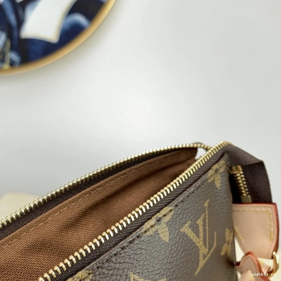 WIS POCHETTE Louis Vuitton ACCESSOIRES 0827